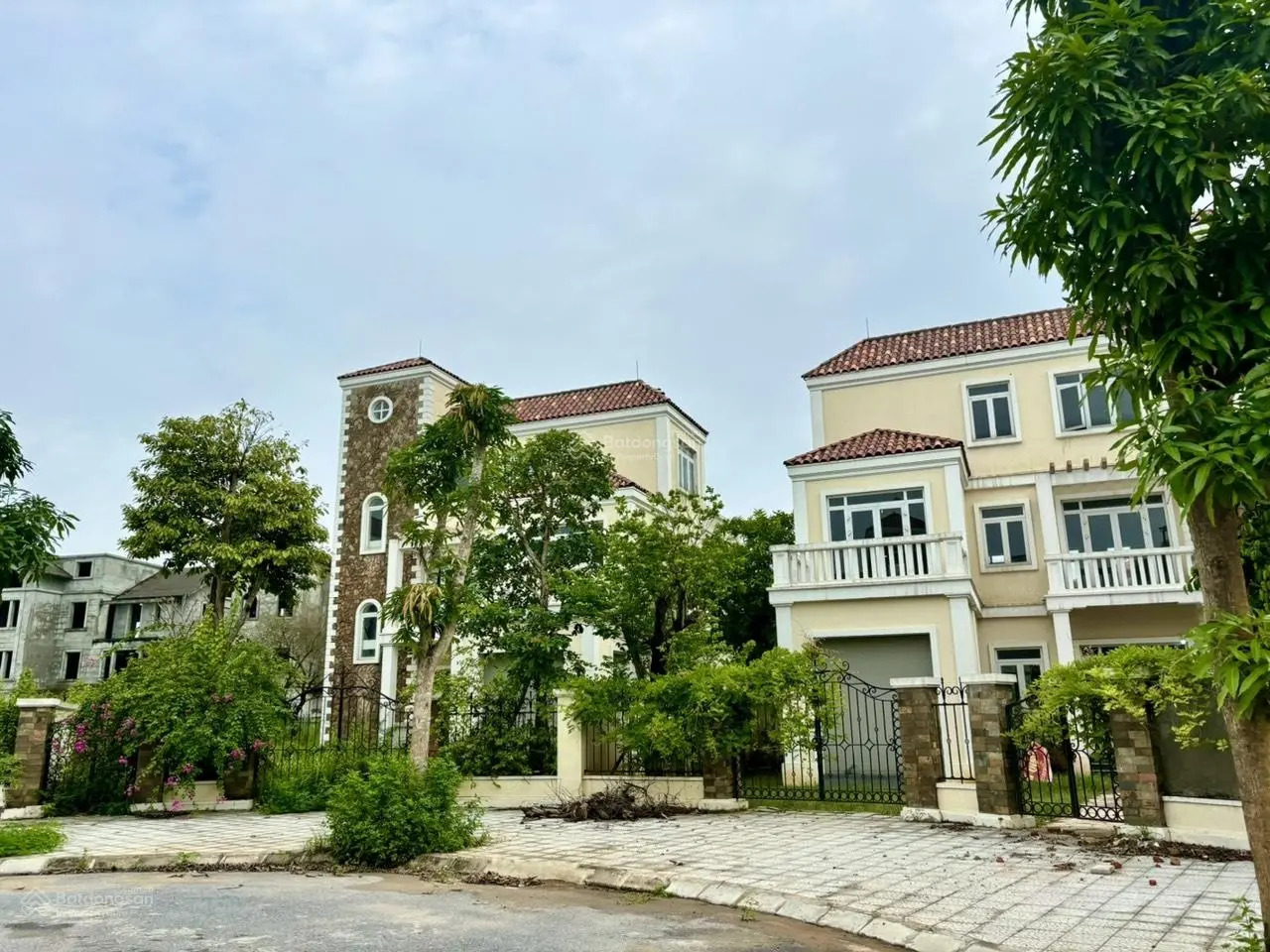 Bán biệt thự view được hồ điều hòa tại khu đô thị Nam An Khánh - 593m2, giá chỉ 100 triệu/m2