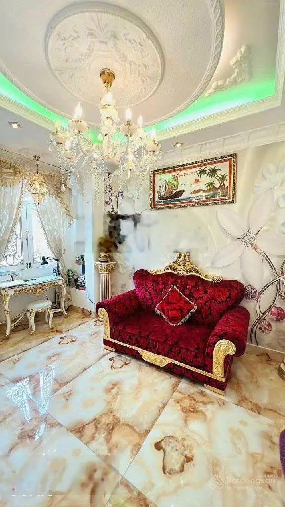 Siêu phẩm Q. 7. 5 tầng dát vàng hoàng gia. 65m2. 8PN, 8WC, spa, karaoke. SHR. Chỉ 9tỷ1