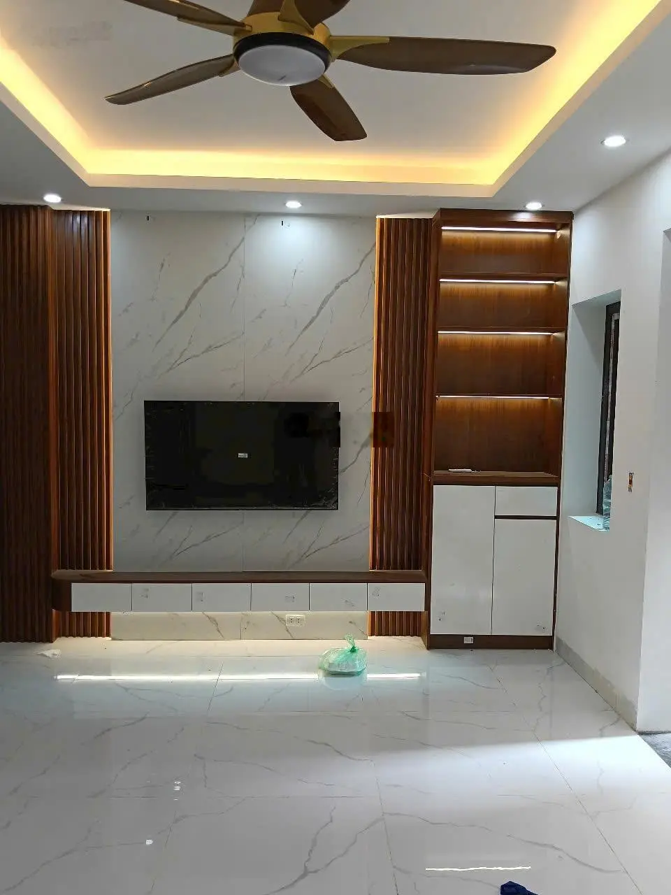 Tây Mỗ - Ô tô đỗ Cổng - Cạnh Vincom - 6,5 tỷ