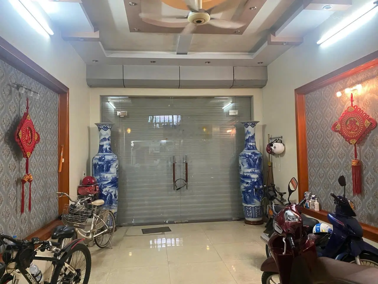 Chính chủ cần bán nhà 4 tầng mặt phố Hồng Châu - Lê Thanh Nghị - Tp Hải Dương