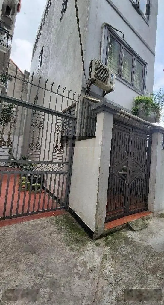 Bán nhà Tổ 10 Thạch Bàn 4 tầng lô góc giá 4 tỷ hơn