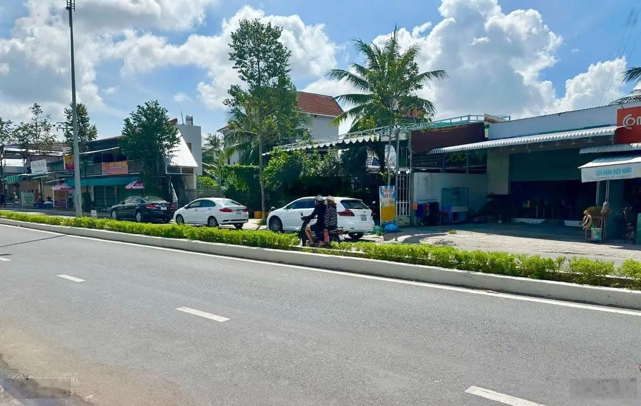 Bán nền nhà hiện có 3 căn nhà đang cho thuê 12tr/tháng