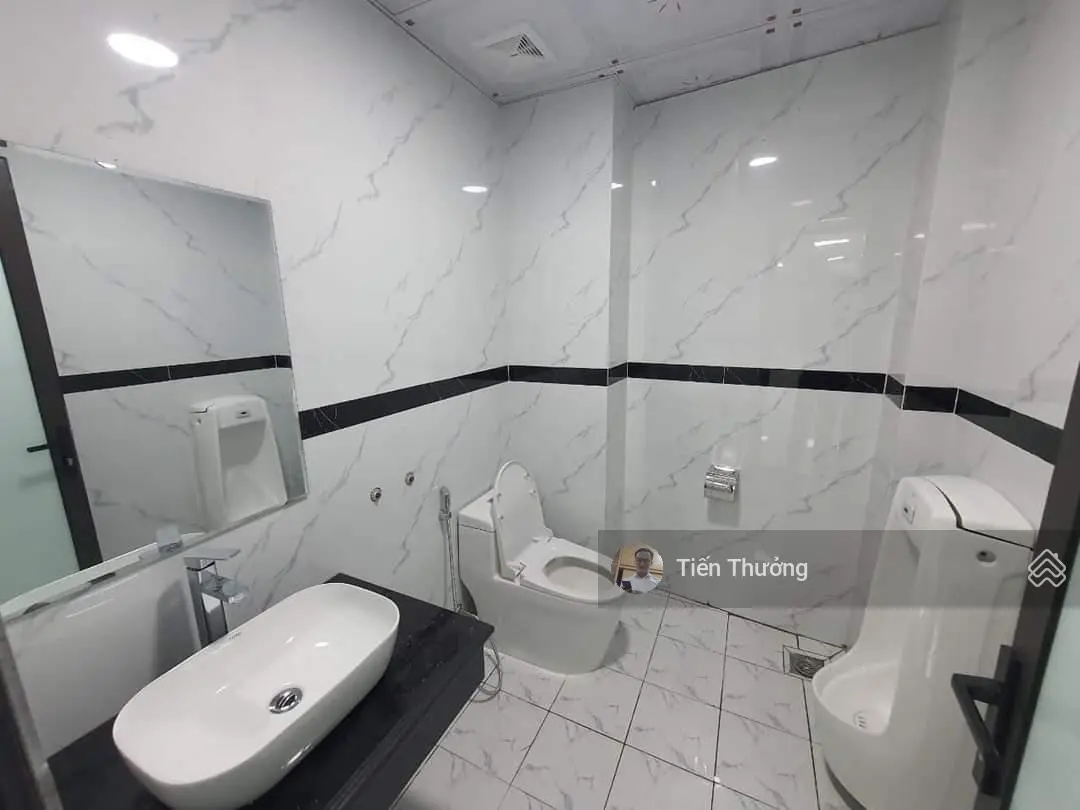 Cần bán gấp nhà mặt phố Hồ Tùng Mậu, vị trí vàng ngay ngã tư Xuân Thủy - Hồ Tùng Mậu 70m2x7 tầng