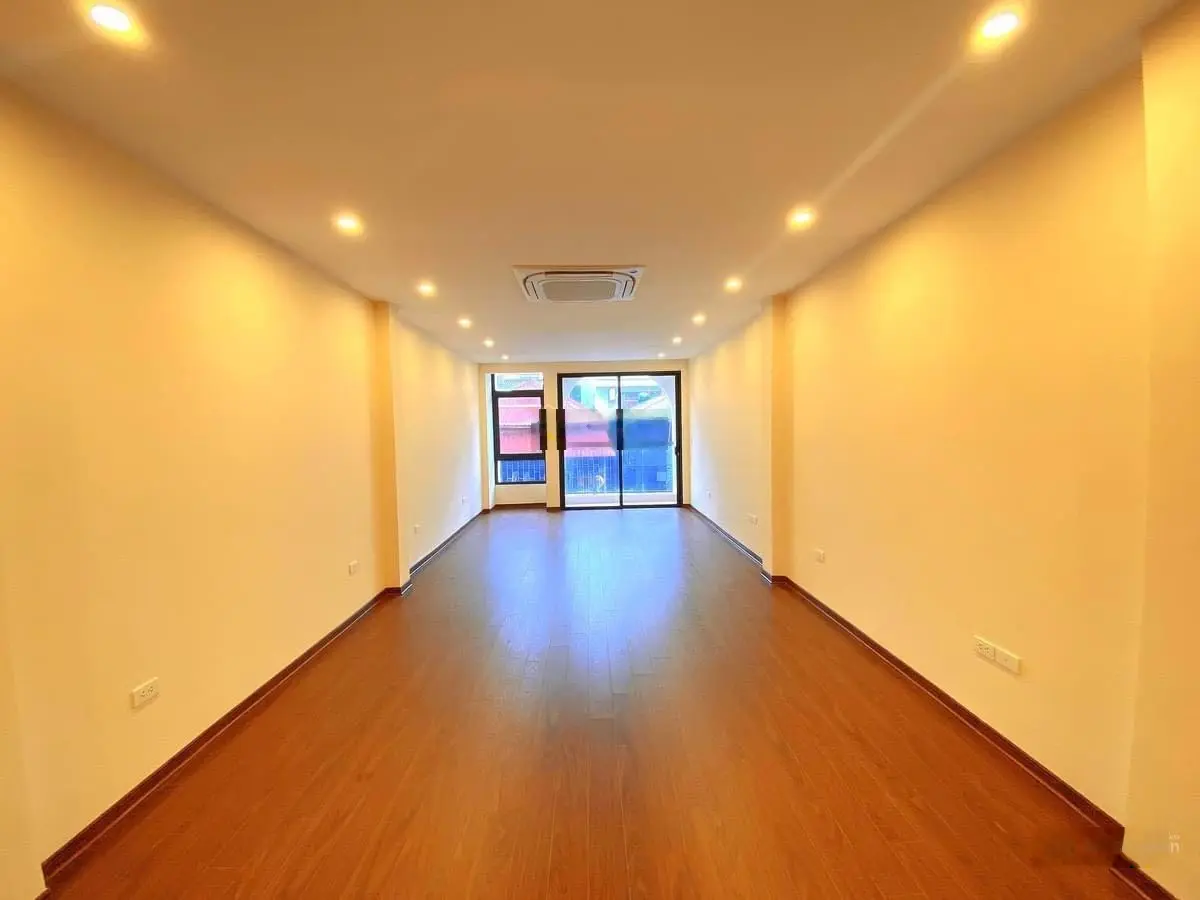 Bán nhà phố Chùa Láng Đống Đa - gara ô tô - 2 thoáng, gần hồ có thang máy 65m2/7T/5m MT nhỉnh 18tỷ