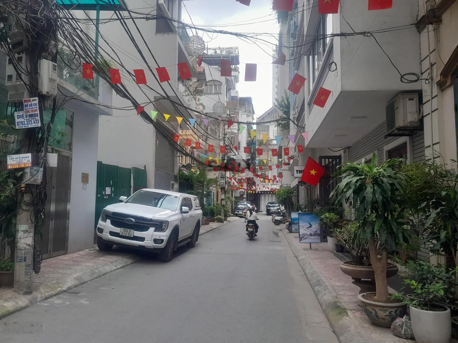 Bán nhà phân lô ngọc lâm, long biên, 50m*4t, 13,9 tỉ. vỉa hè.