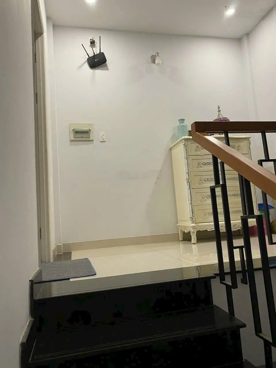 Đi nước ngoài bán gấp nhà hẻm xe hơi Vườn Chuối, Phường 4, Quận 3. Giá chỉ 4,1 tỷ. 0906 806 *** Ngân