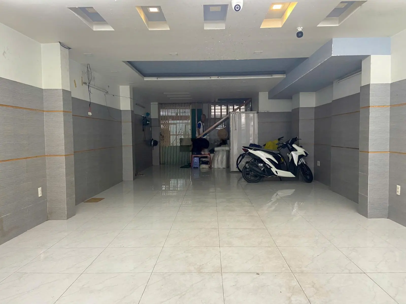 Siêu phẩm 2MT Vĩnh Viễn, P.4, Q.10 - bề ngang lớn - có lề đường - nhà 4 tầng kiên cố giá chỉ 26 tỷ