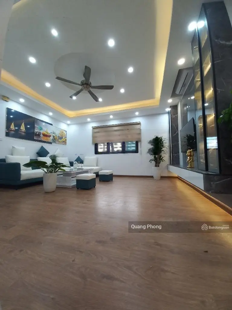 Bán căn hộ chung cư 3 phòng ngủ, gần trường Kinh Tế, Lĩnh Nam, gần Hai Bà Trưng