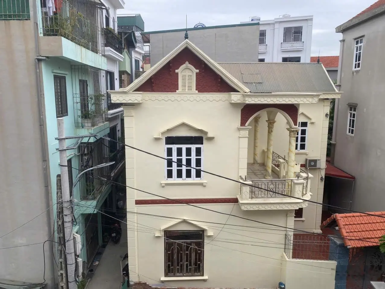 Di Trạch 46m giá 3,x tỷ tặng nhà 2,5 tầng sẵn đồ nội thất chỉ việc về ở