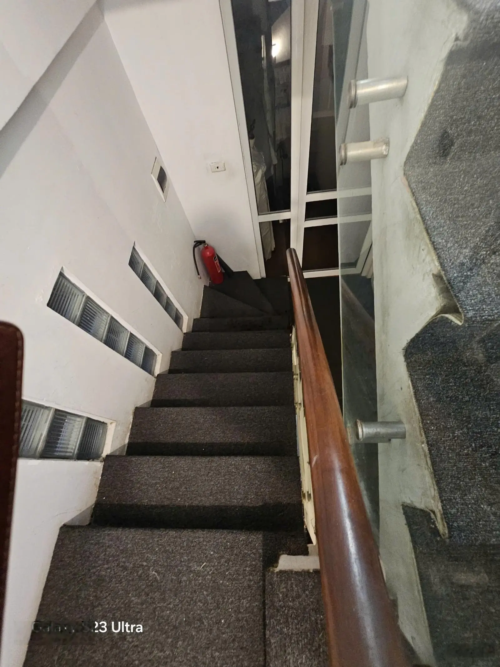 Chính chủ nhờ bán nhà mặt phố Phan Văn Trị, TT Đống Đa. 46.3m2, 7 tầng, MT 3.7m, 24 tỷ. Nở hậu, KD