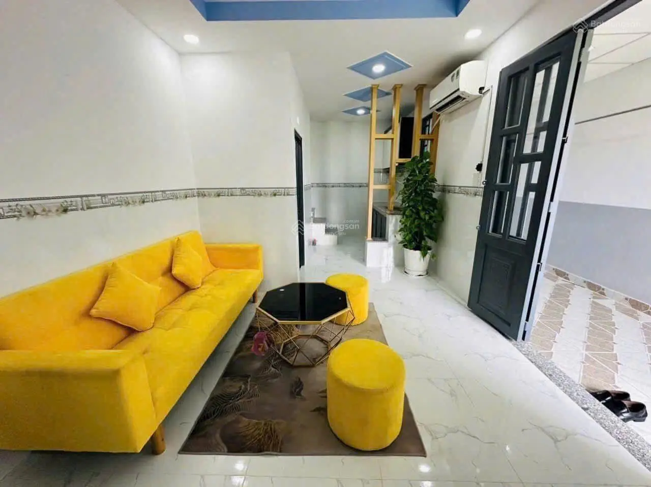 Nhà đẹp giá rẻ gần chợ mỹ hạnh nam