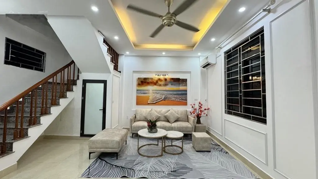 Chính chủ bán gấp nhà ngõ 81 Đông Ngạc, gần ô tô, nội thất đẹp ở ngay, 32m2 5 tầng giá 4.8 tỷ