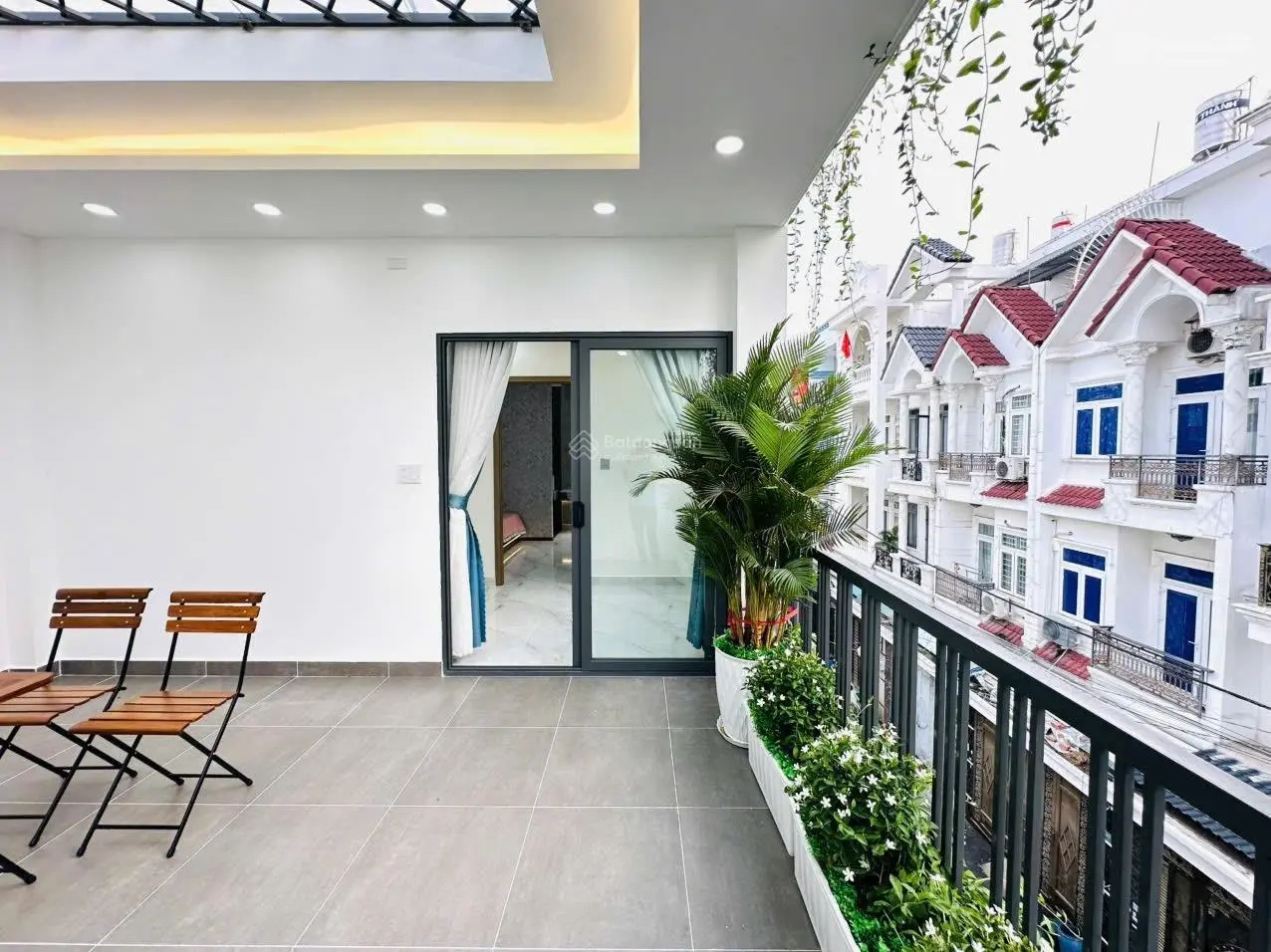 Bán Nhà 10m x 5m. Xây mới 3 lầu hẻm 10m chỉ sau nhà mặt tiền đường Liên Khu 2-5 P.Hiệp Thành