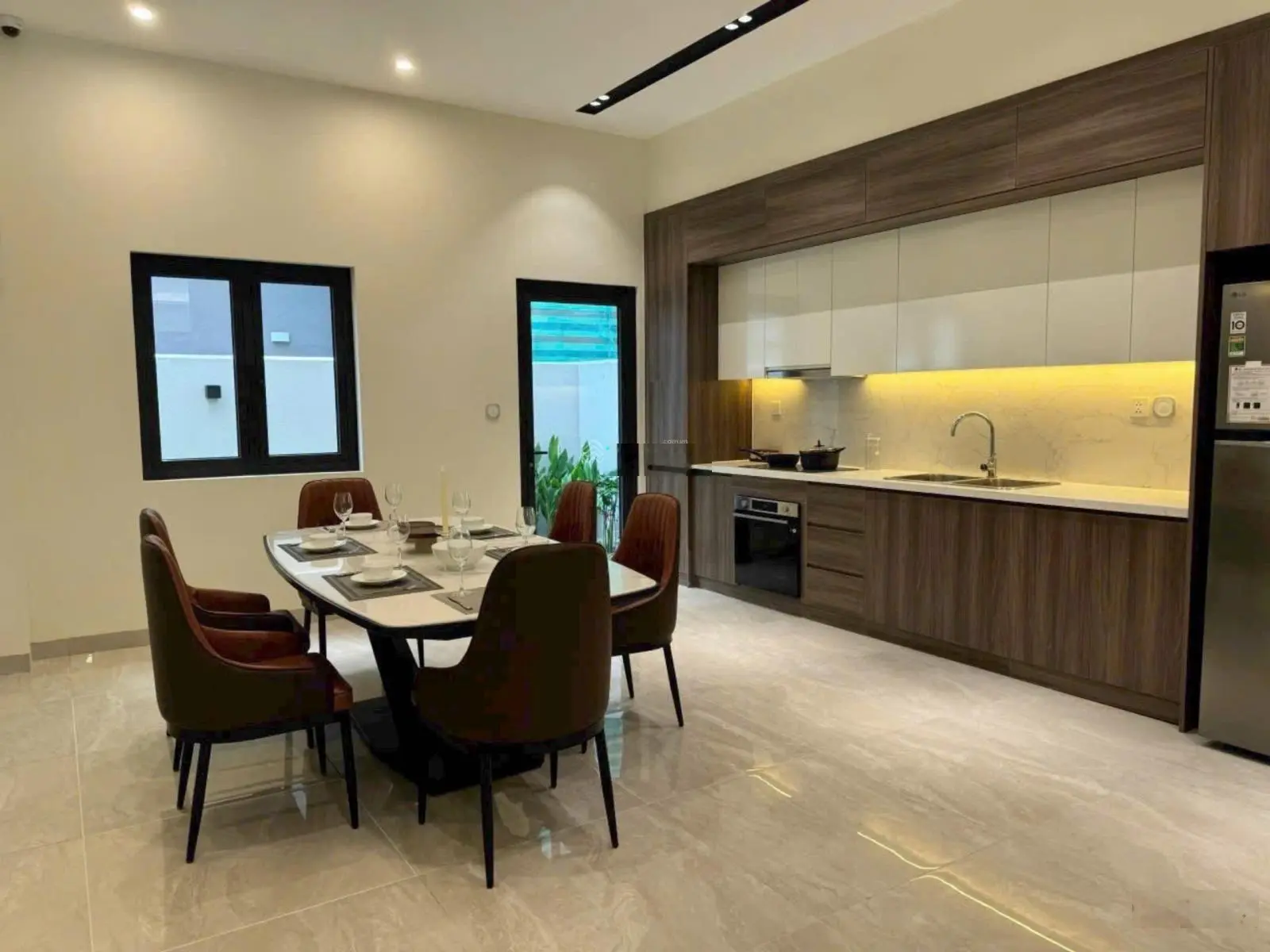 Bán phố biển 8-04aps góc hàng hiếm dt 85m2 giá 128tr/m2 ck 20% sát 43 toà chung cư vinhomes ocp3 hy