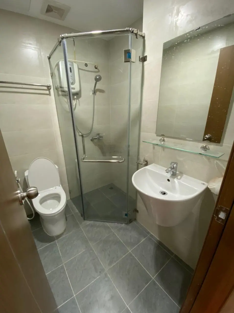 Chuyển nhà về quê bán gấp căn hộ 3PN 2WC giá 1,9 tỷ - Bcons Garden trả trước 400tr, full nội thất
