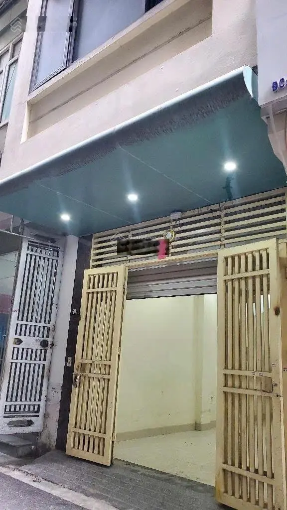 Cần Bán Nhà Trần Quốc Hoàn -Phần Lô -Ô Tô Chạy Vòng Quanh .40m .5 Tầng .6 Ngủ .13,6 Tỷ