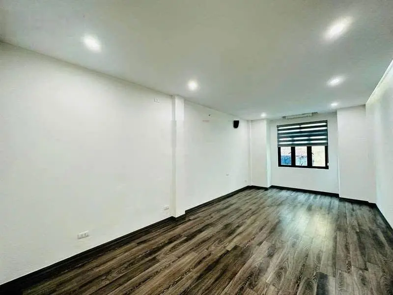 Bán gấp - nhà mới Thạch Bàn ô tô đỗ cửa 70 m2 4 tầng 8,2 tỷ