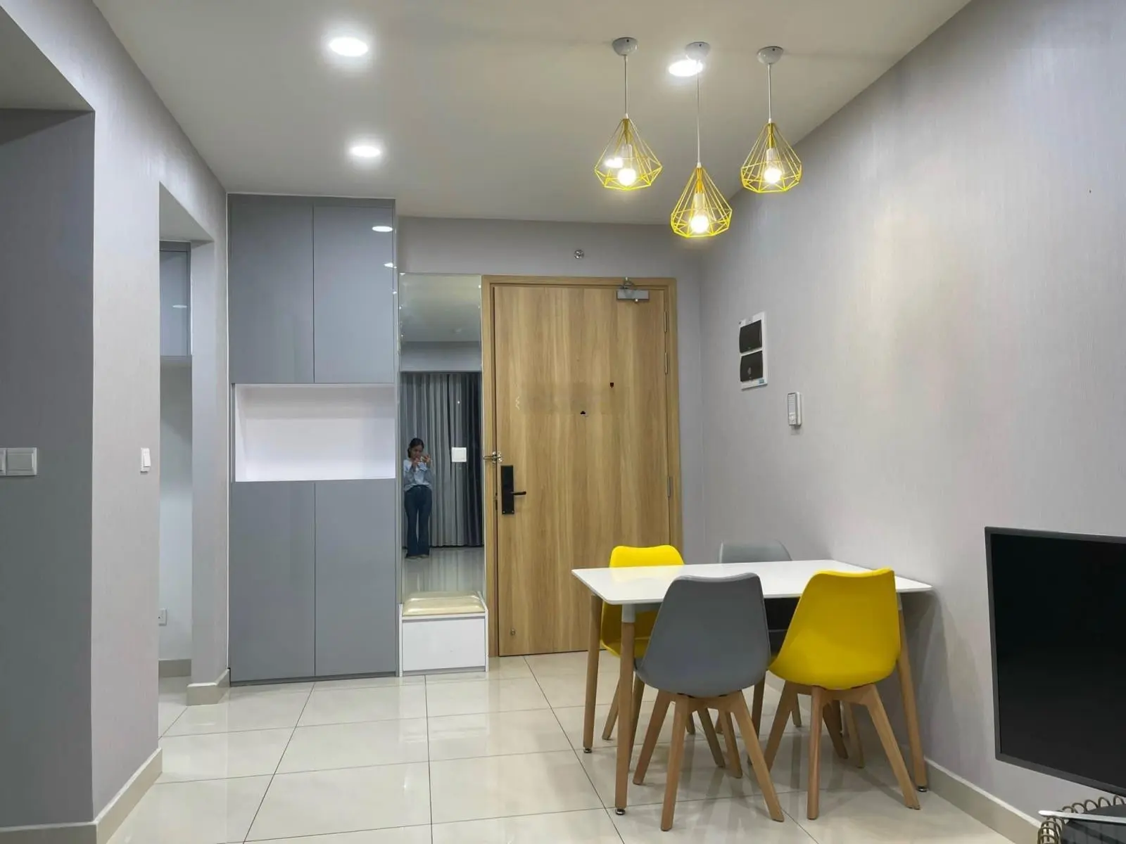 Ngộp ngân hàng - Bán Emerald 1PN 53m2, có nội thất, giá 2.9 tỷ