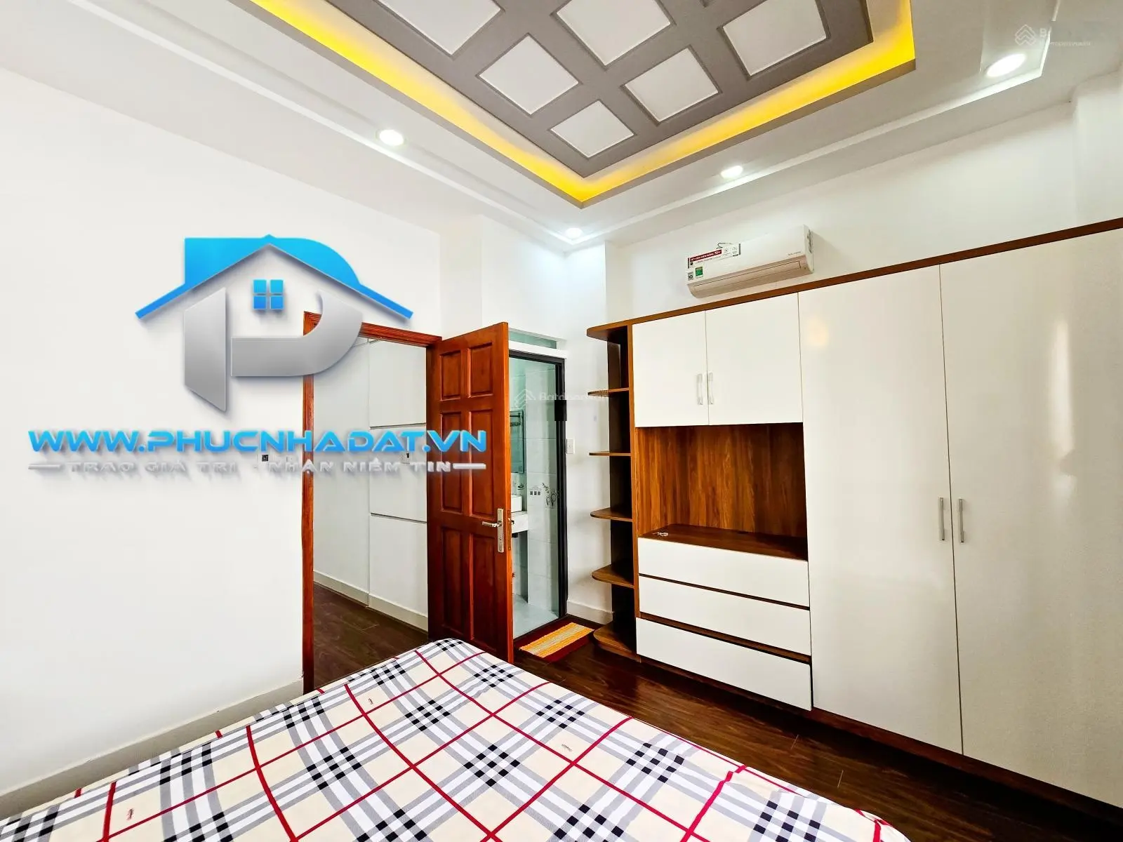 Bí quá Anh Lý xả hàng căn nhà phố hiện đại đường xe hơi Đào Tông Nguyên Nhà Bè - Giá 6.3 tỷ, 4x14m