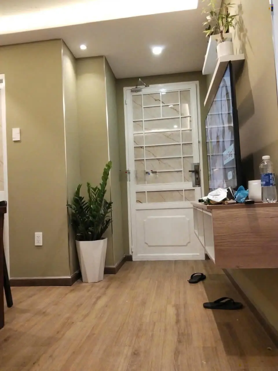 Bán căn hộ chung cư Tôn thất thuyết p1,quận 4,dt 43m2 2 PN, 2 WC,full nội thất,nhà đẹp,thoáng