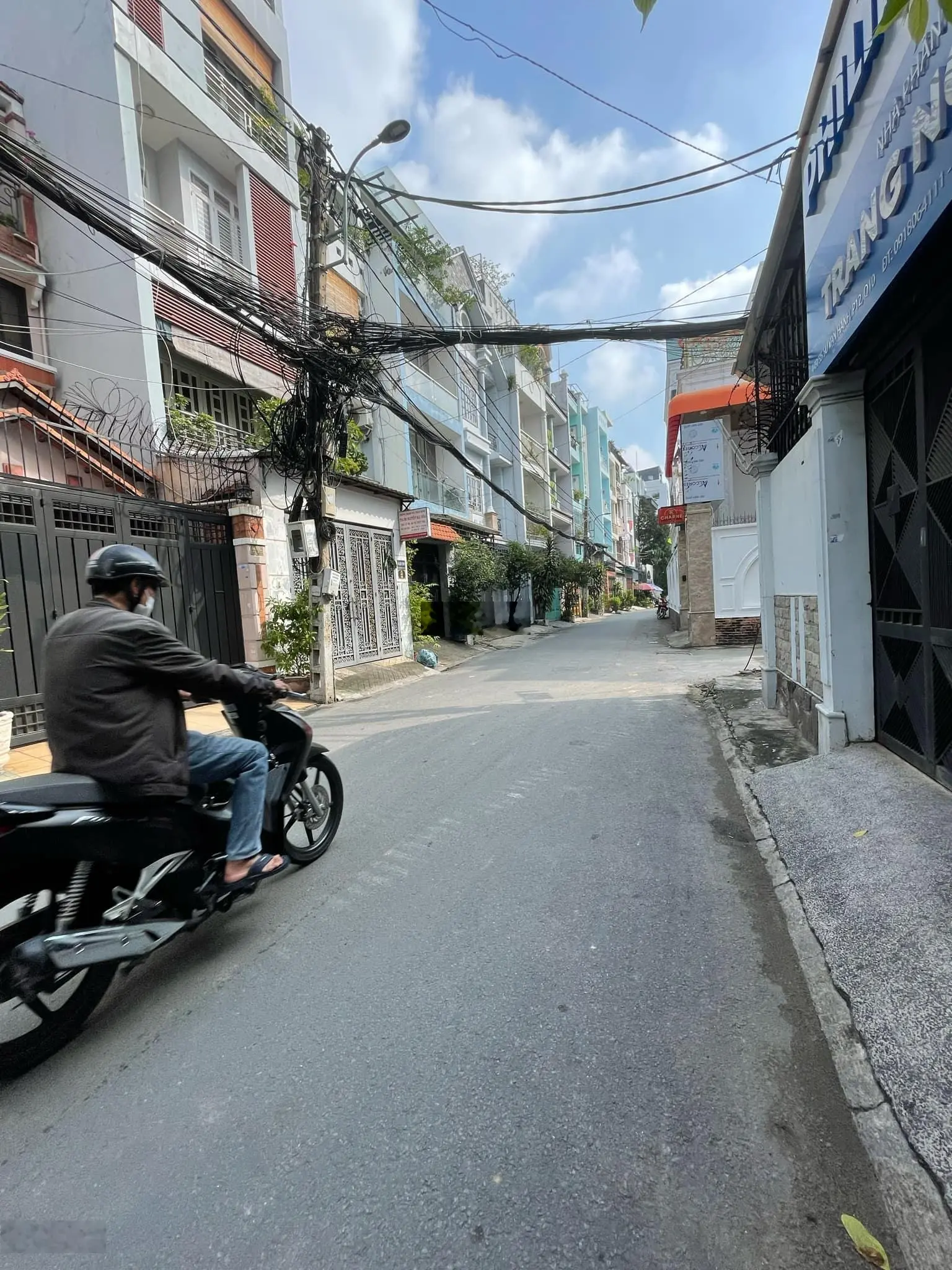 Bán gấp nhà Sư Vạn Hạnh, P12, Quận 10 - DT 4,2x18m - 6 Tầng ngay TTTM Vạn Hạnh Mall