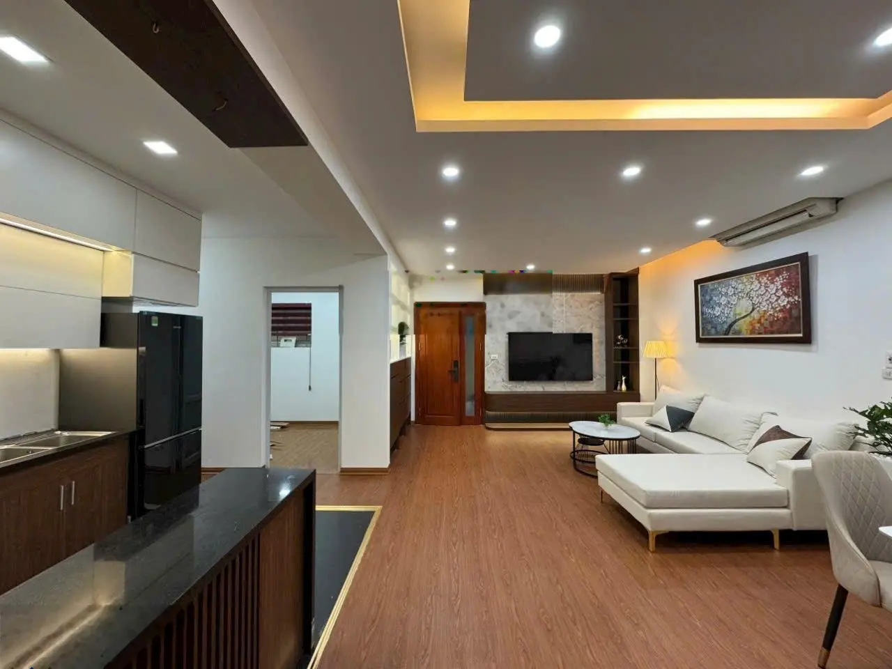 Căn hộ CT2 mặt đường Lê Đức Thọ - Mỹ Đình Sđ 93m. 3N. 2VS. BC Đông Nam View triệu đô,