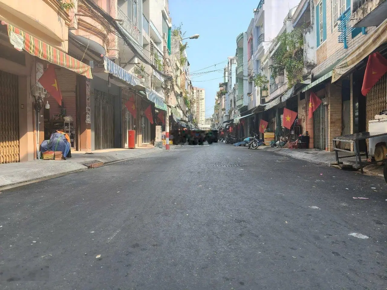Chủ đi mỹ giảm 1,5 tỷ. bán nhà mặt tiền kd chợ phạm văn hai tân bình gần sân bay ,có 3 pn: 10,5 tỷ.