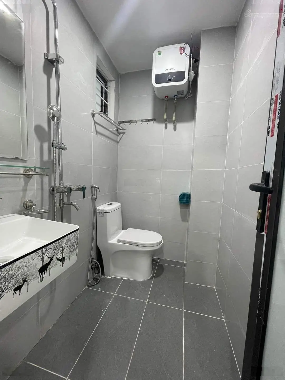 Bán Gấp nhà Nguyễn Hoàng 70m2 x 8 tầng mặt tiền 5 m ô tô tránh 11 phòng khép kín full nội thất