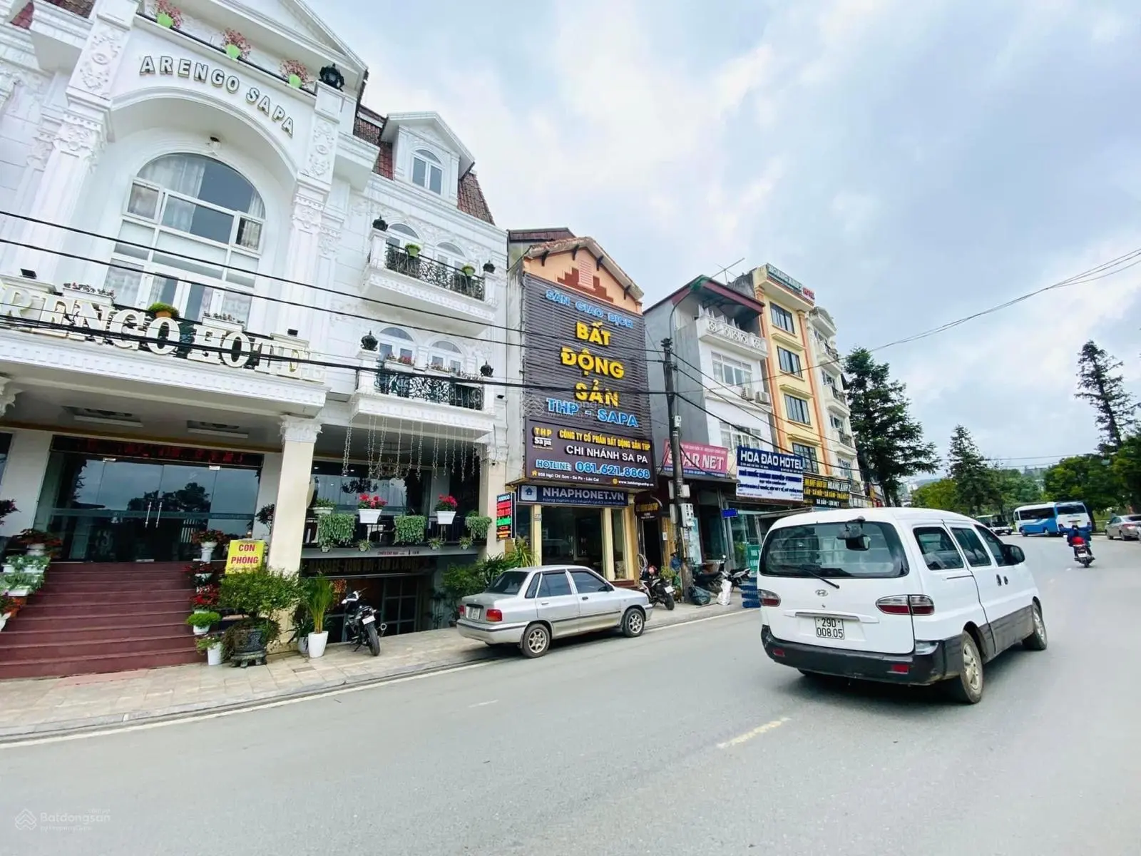 Bán nhà 3 tầng đối diện hồ Mắt Ngọc Sapa