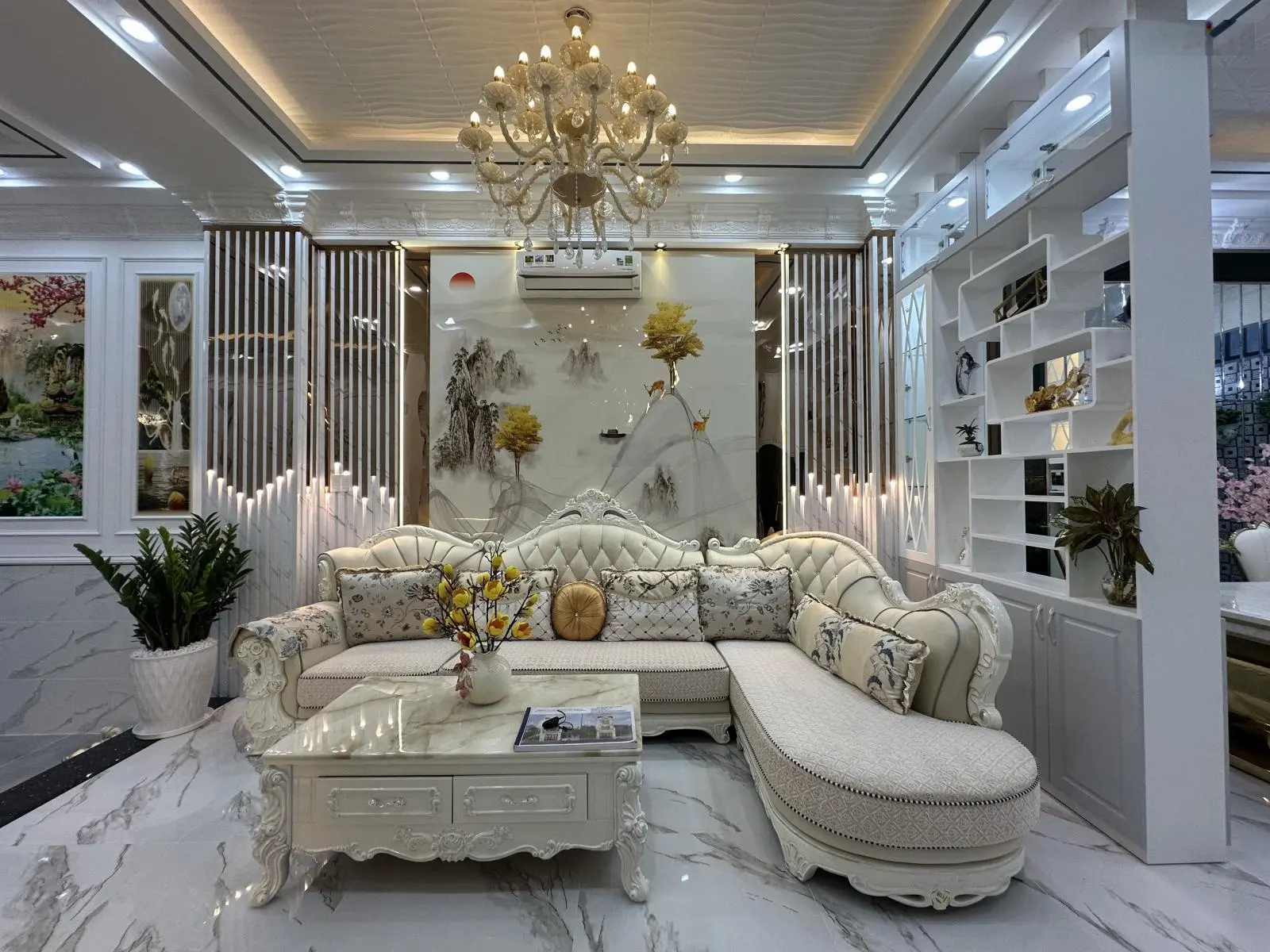Siêu phẩm nhà phố tân cổ điển [9 tỷ 2]- chỉ cách quận 7 5 phút di chuyển!