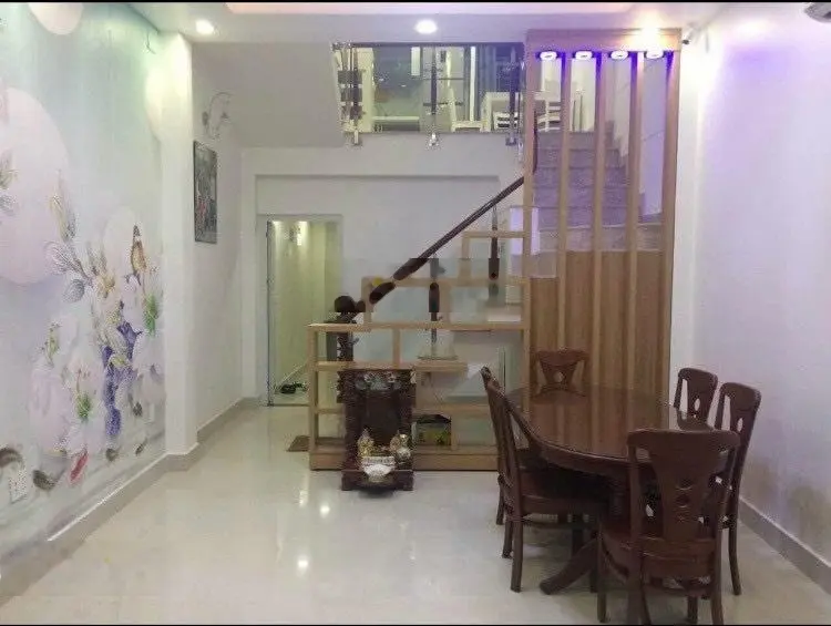Chính chủ gửi bán căn nhà Mt đường 28 ra lê văn thịnh phường cát lái. Q2. Tp thủ Đức