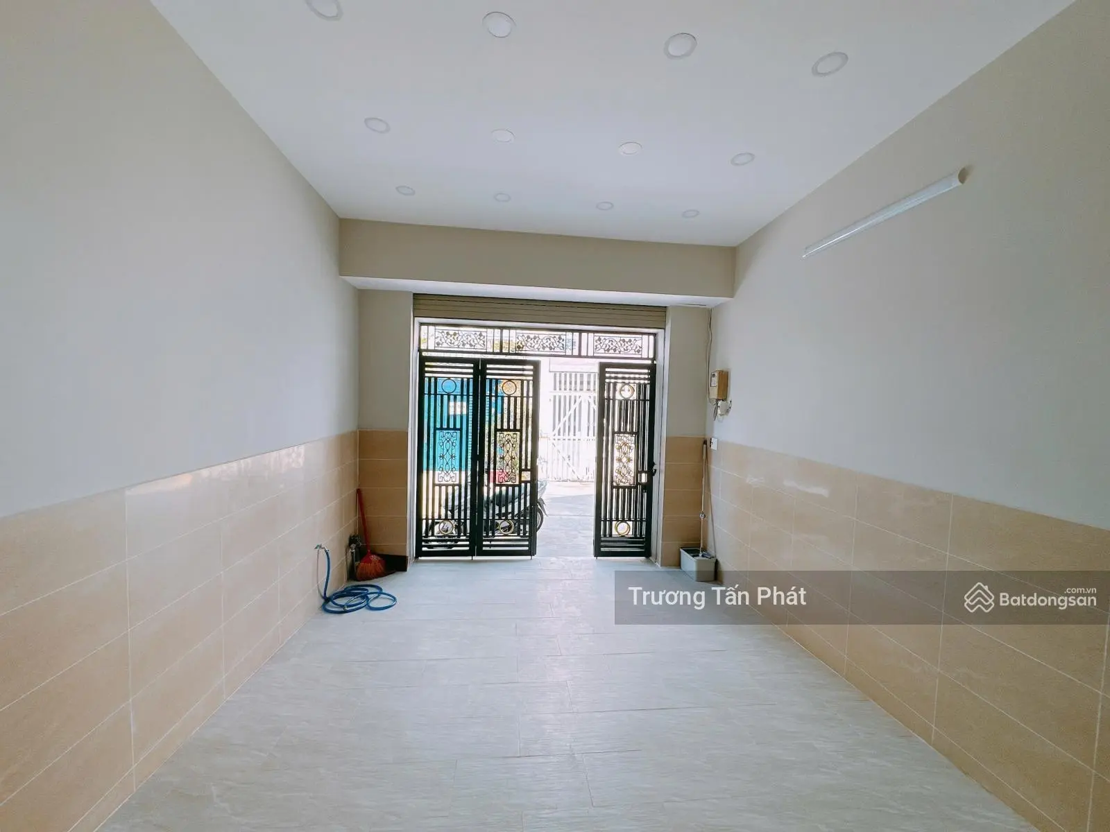 Nhà phố hiện đại 3 tầng 60m2 full nội thất - oto 7 chỗ ngủ trong nhà, cách phú Mỹ Hưng chỉ 5 phút