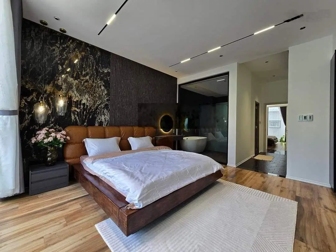 Siêu phẩm MT nhà đẹp BÀU NĂNG -full nội thất ôtô đỗ trong sân .