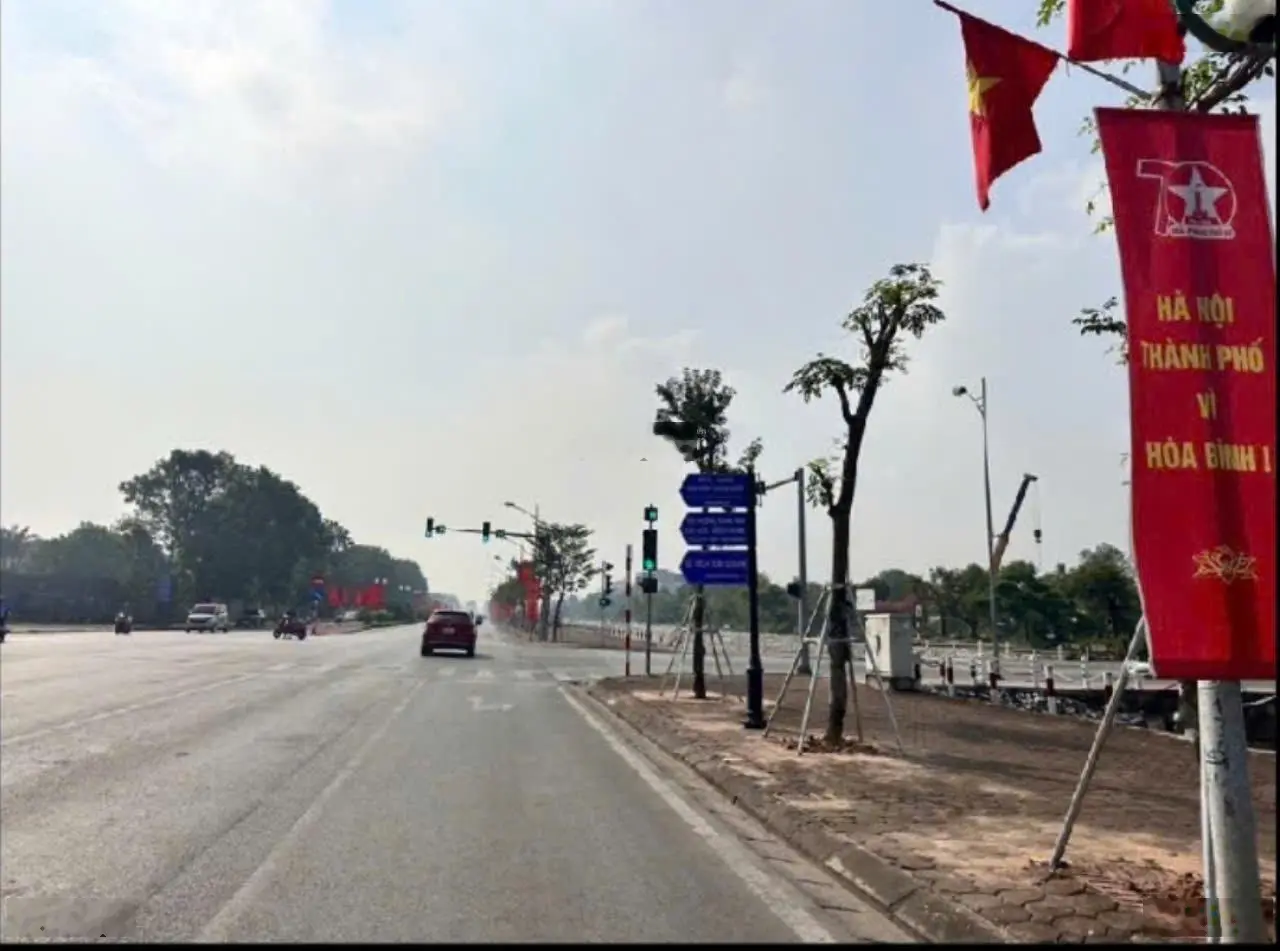 Đất mặt đường Đoàn Khuê, vỉa hè rộng, mặt tiền rộng, kinh doanh vô địch 75m2, 18.9 tỷ 0976 285 ***
