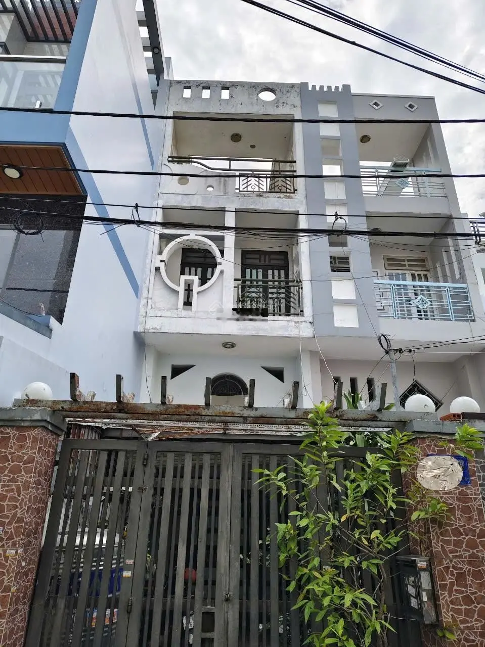 Siêu rẻ - nhà bán chính chủ 1 đời Nguyễn Duy Cung GV - 4 tầng xe hơi vô nhà - 88m2 - nhỉnh 70 tr/m2