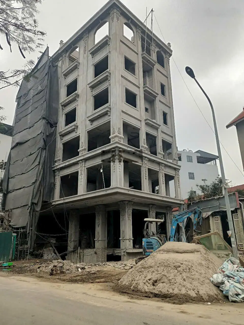 Bán toà nhà dòng tiền ccmn 9t có hầm, lô góc, gara ô tô, ngõ thông, sổ đẹp, dòng tiền 1.2 tỷ/năm