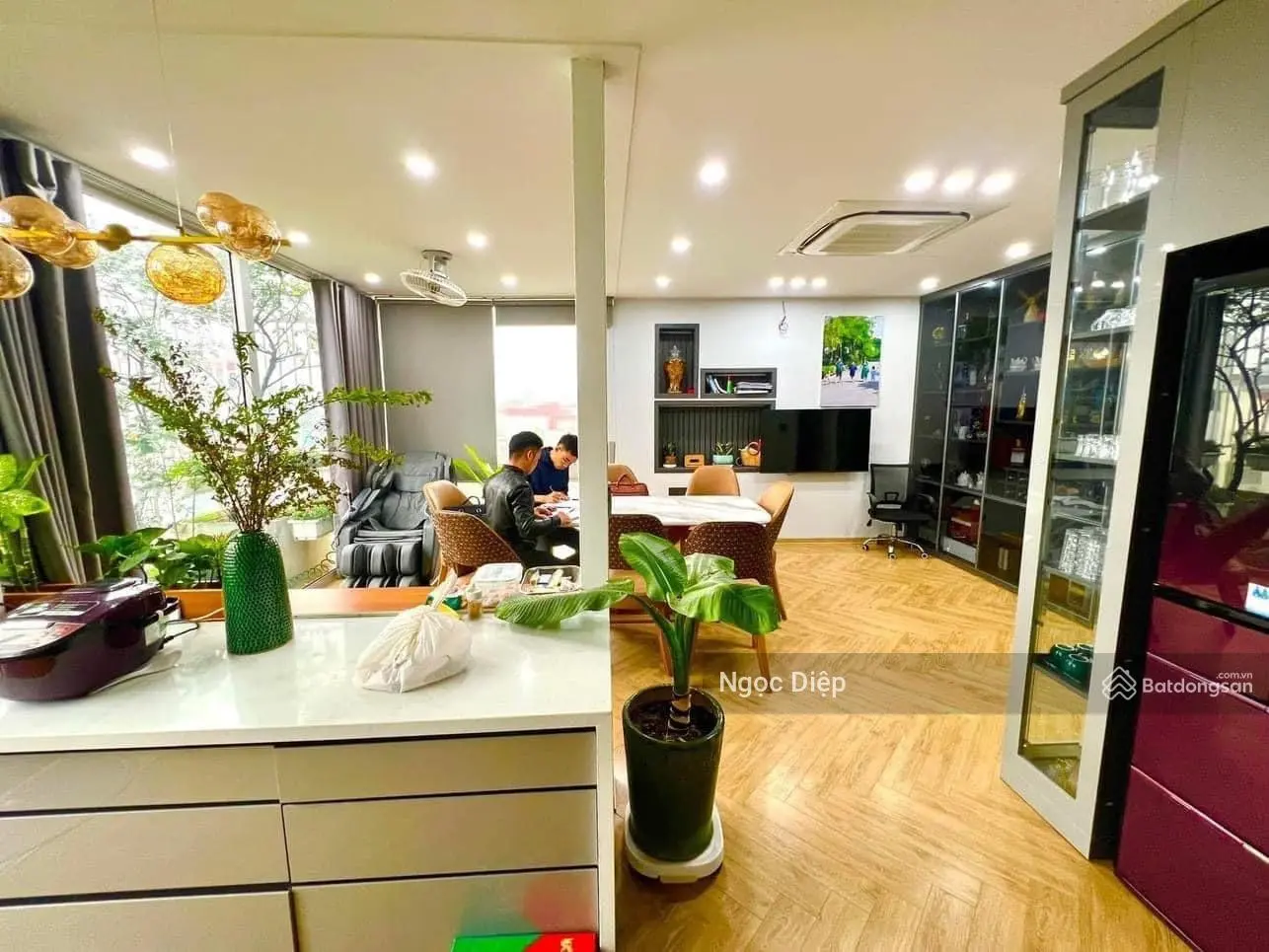 Bán nhà 65m2 phố Trích Sài - ô tô đỗ - vị trí đắc địa nhất Hồ Tây. 0945 453 ***