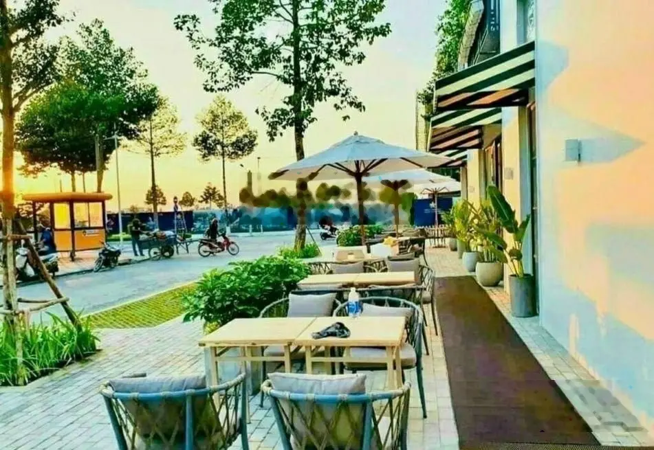 Suất nội bộ Shophouse 1 trệt 4 lầu kề góc view công viên khu đô thị sân bay Kita Airport City