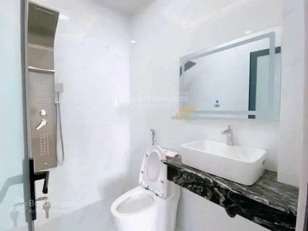 Chủ kẹt tiền bán gấp 2 căn nhà 2 lầu đường Hiệp Thành 26, Quận 12, giá 2 căn 4tỷ8