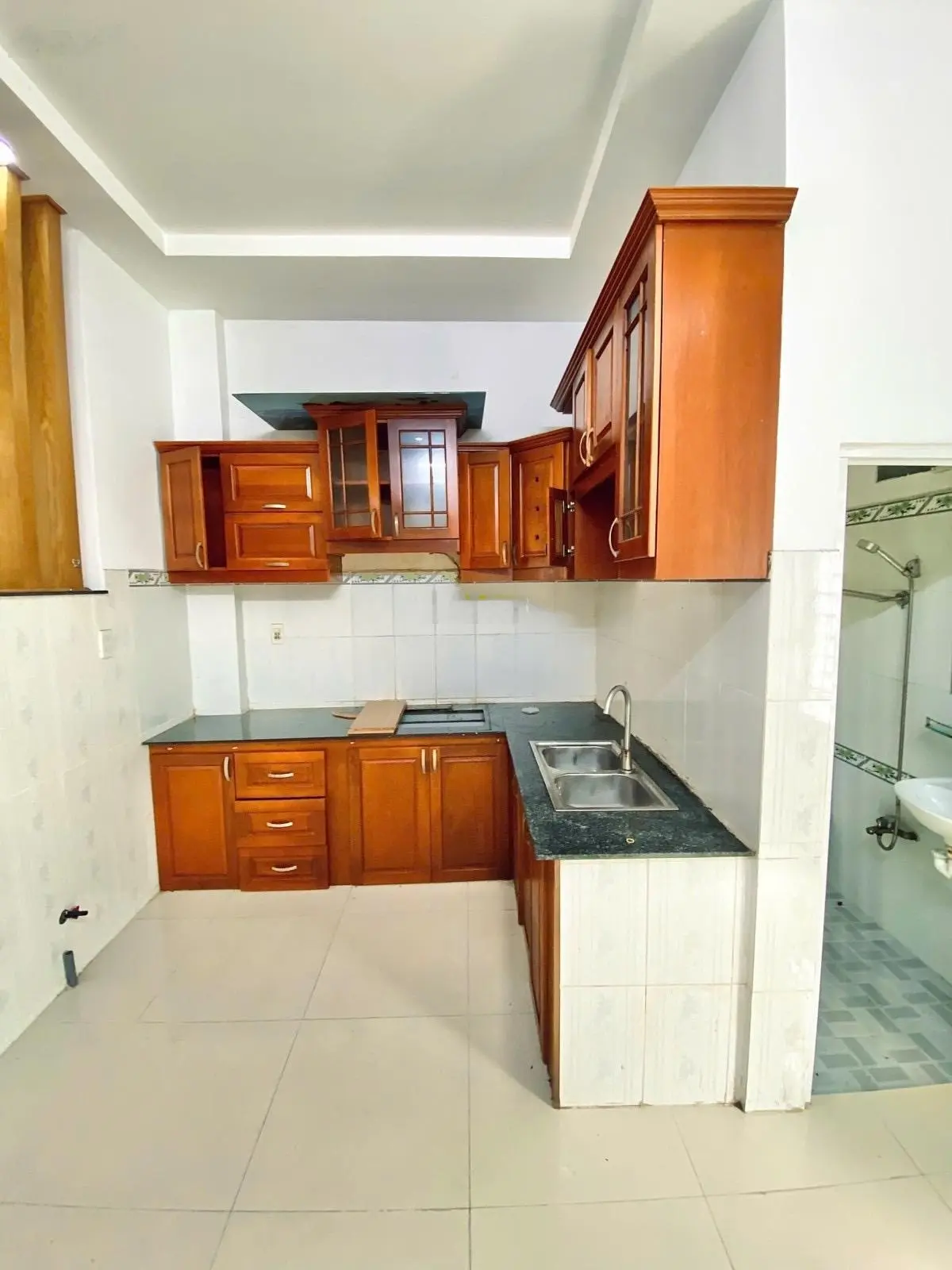 GẤP Nhà 2 tầng ngay Emart Phan Huy Ích 50m2 chỉ 4,8 tỷ. Sổ hoàn công đủ không quy hoạch lộ giới