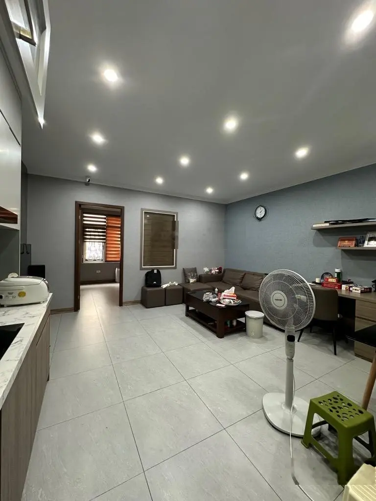 Hiếm, Bán Nhà Võng Thị, View Hồ Tây - Ngõ Thông - Ô Tô - Thang Máy - KD Đỉnh, 55.6M2, Giá 20,5tỷ