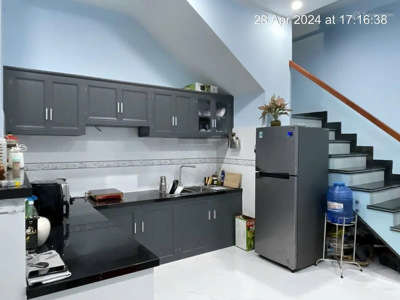 Bán nhà 3 tầng ngay Vinhomes giá rẻ, vào ở ngay, hoàn công đầy đủ