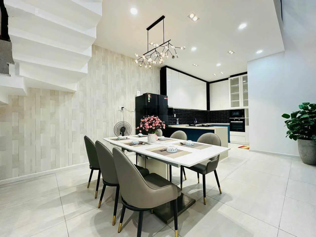Cực phẩm Phạm Văn Chiêu, Phường 9 Gò Vấp, 68m2, 4 tầng, 4.5x15m, giá 8.5 tỷ