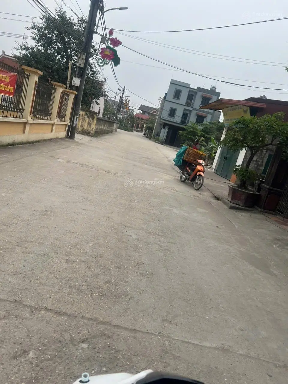 Bán nhà 2.5 tầng chỉ việc sách vali vào ở, gần ô tô, Dt 60m2, Hà Phong - Liên Hà - Đông Anh, giá ĐT