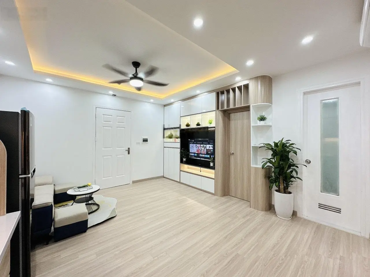 Em bán căn hộ hh2a Linh Đàm.Nội thất full mới. Diện tích 46m, 2pn, 1vs.
