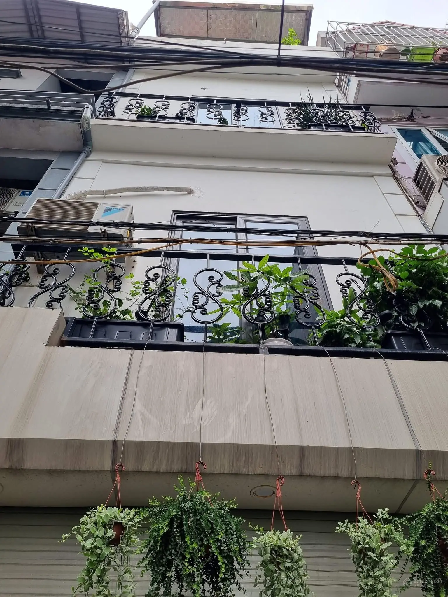 Nhà đẹp Tây Mỗ - Nam Từ Liêm - diện tích 42m2 - sổ hoa hậu - 2 mặt thoáng - 5 tỷ 85 - Hiếm