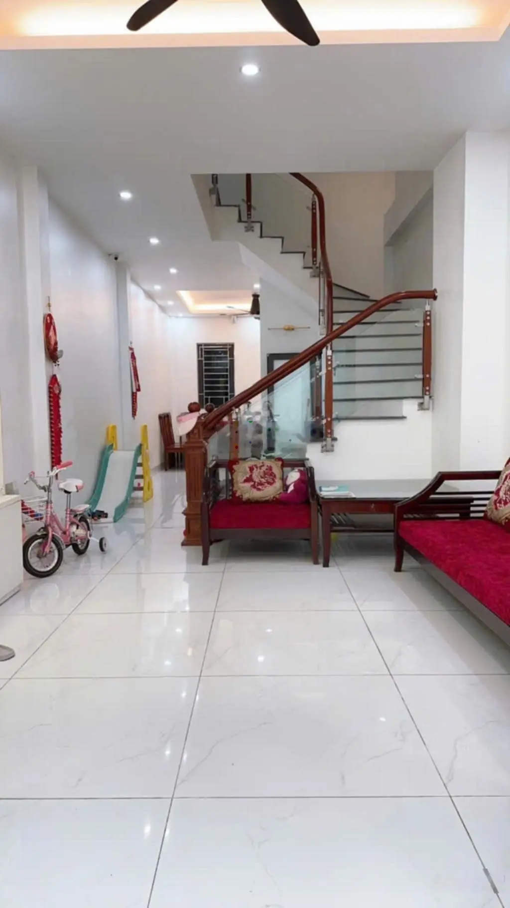 Ngọc Thuỵ lô góc 4 mặt thoáng, 60m2 4 tầng dân xay, oto vào nhà, đường 4m
