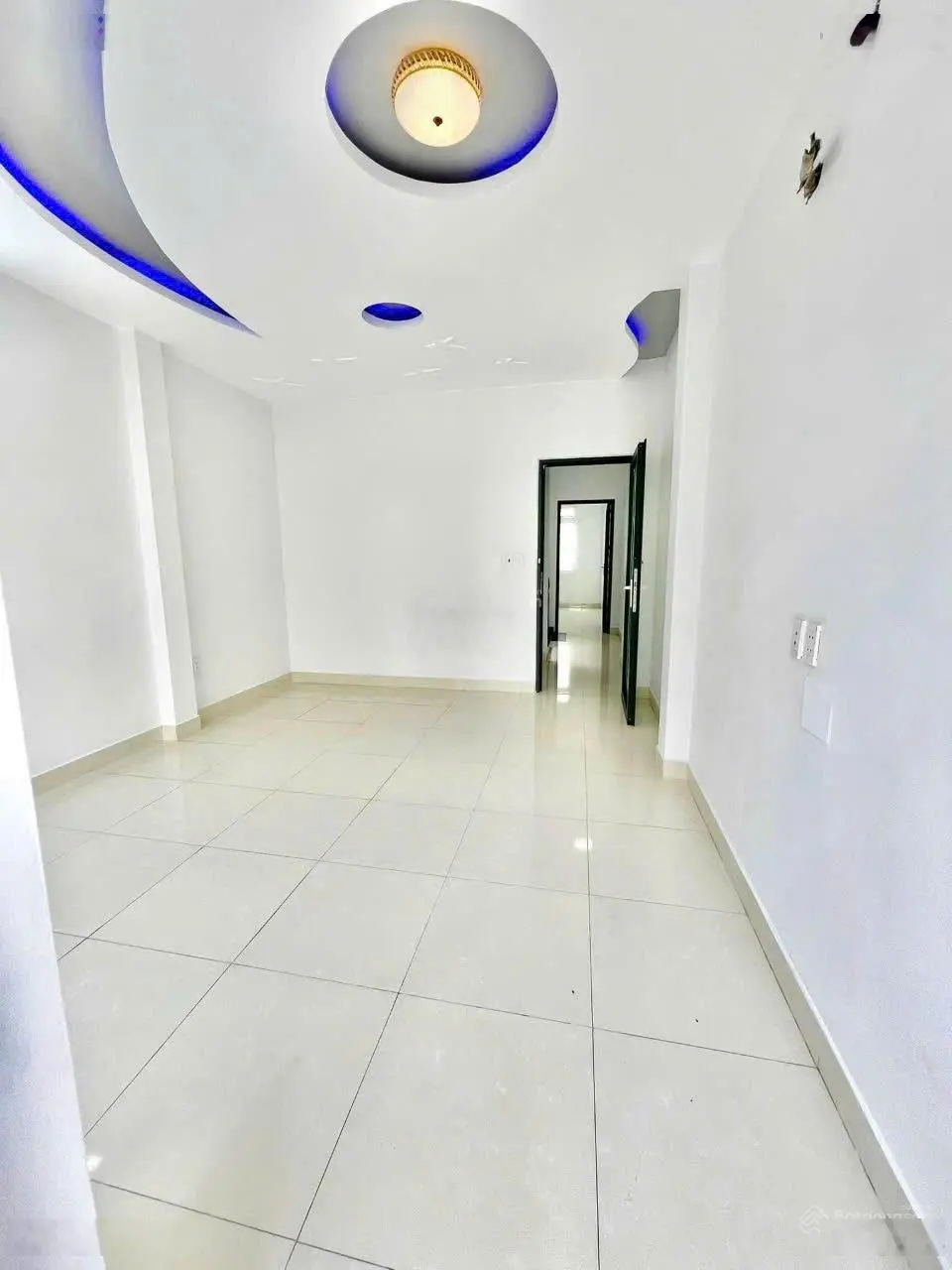 Tiện Ích Bao Vây Nhà Đường Hương Lộ 2, Phường Bình Trị Đông A, Q. Bình Tân, DT: 56m2.