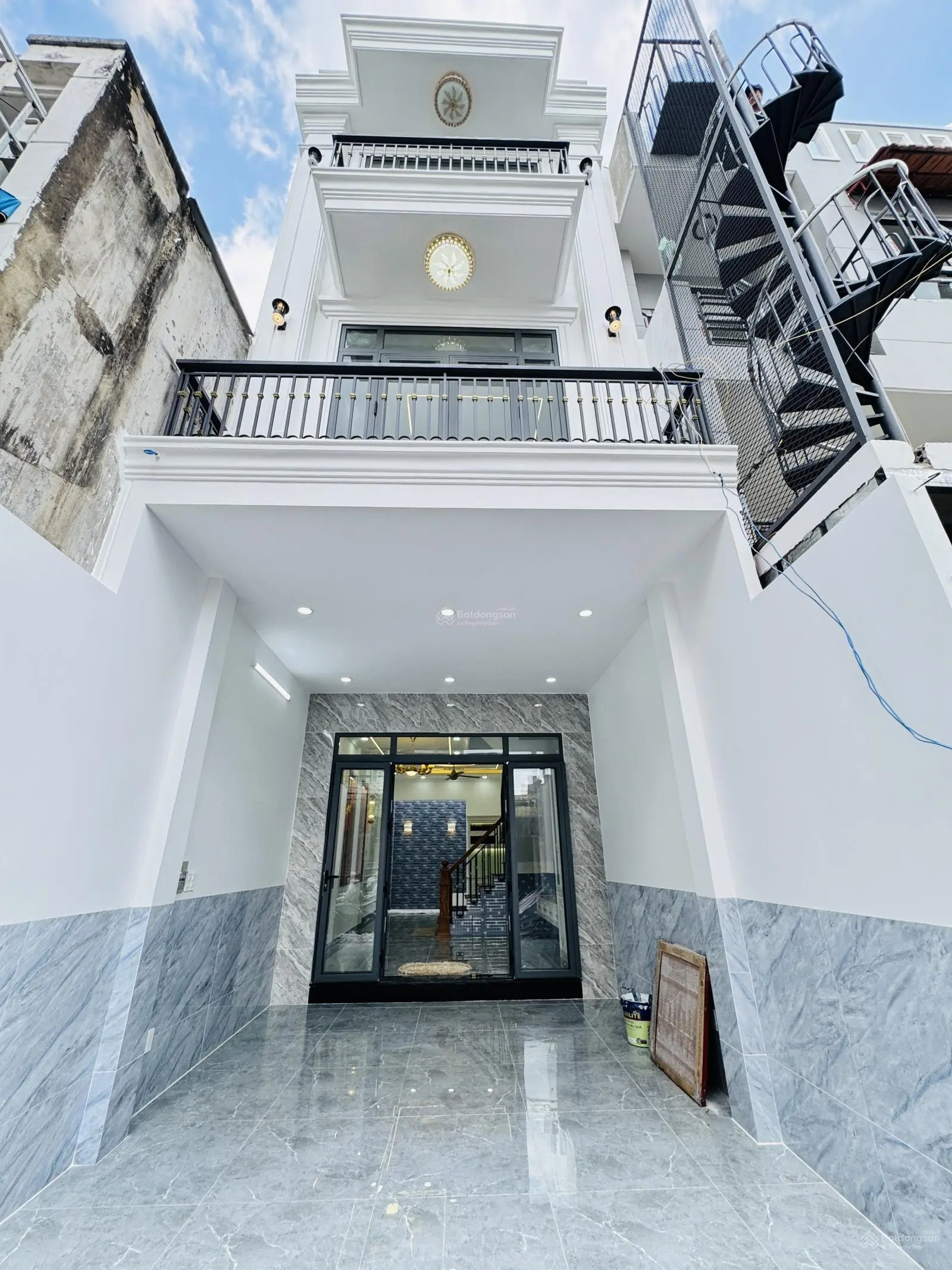 Nhà mới Tặng nội thất Đối diện Vạn Phúc City, Đường Ô tô Kinh doanh buôn bán, SHR Vào Ở ngay.