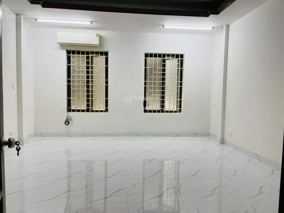 Bán nhà phân lô 2 ô tô tránh tại Hoàng Cầu, Đống Đa. Diện tích 55m2
